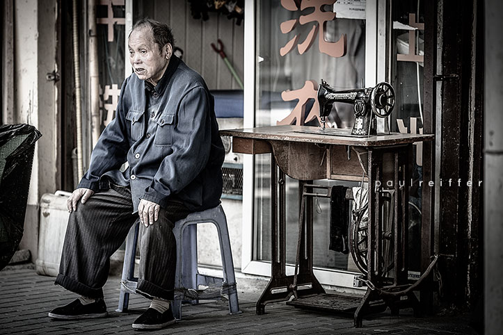 Street Photography Shanghai - Paul Reiffer Photographer - Old Sewing Machine Man
