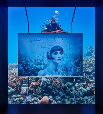 diver resting huvafen fushi niyama maldives phantasy fairytale per aquum andreas franke underwater exhibition lime spa subsix club paul reiffer professional commercial photographer luxury hotel