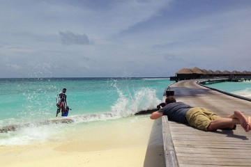 Paul Reiffer Photographing Hamid Huvafen Fushi Water Waves