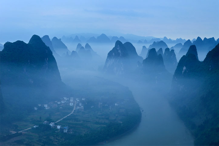 Capturing Xingping, the Guilin Mountains that Reach Up to the Sky