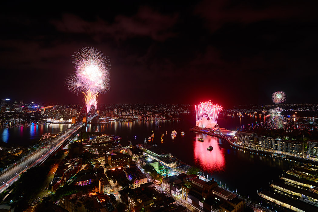 Sydney New Year Eve NYE 2014 2015 Fireworks Harbour Opera House Shangri La Rooftop Bridge Midnight Show 1 Paul Reiffer Photographer Professional Images