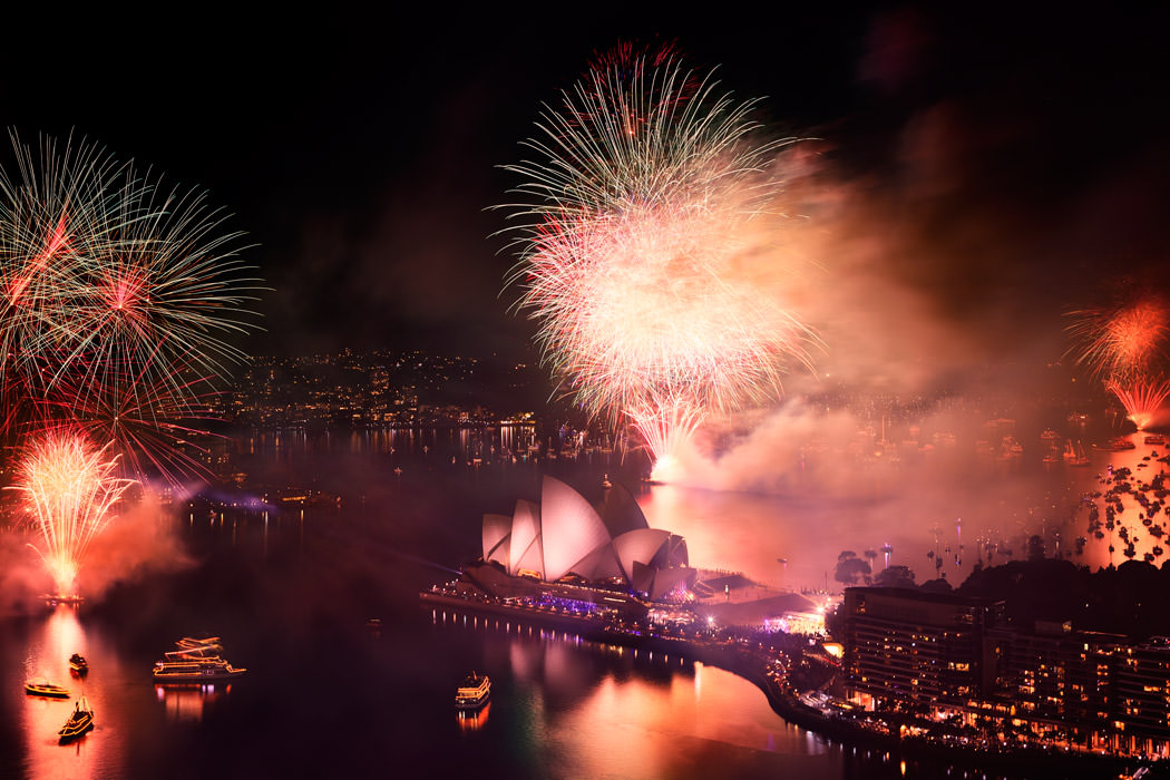 Sydney New Year Eve NYE 2014 2015 Fireworks Harbour Opera House Shangri La Rooftop Bridge Midnight Show 2 Paul Reiffer Photographer Professional Images