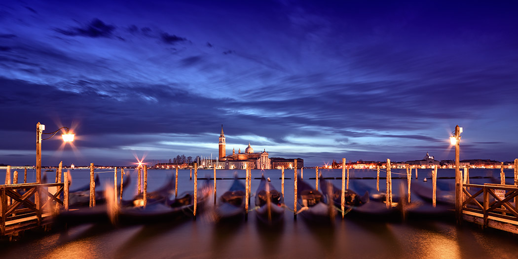 venezia paul reiffer professional landscape cityscape photographer gondolas moving sunrise dawn san giorgio san marco square piazza italy venice water winter morning