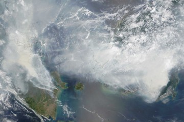ABC Net Au Indonesian Fires Satellite Image Smoke Haze Copyright ABC News Malaysia Singapore 6824606 3x2 940x627
