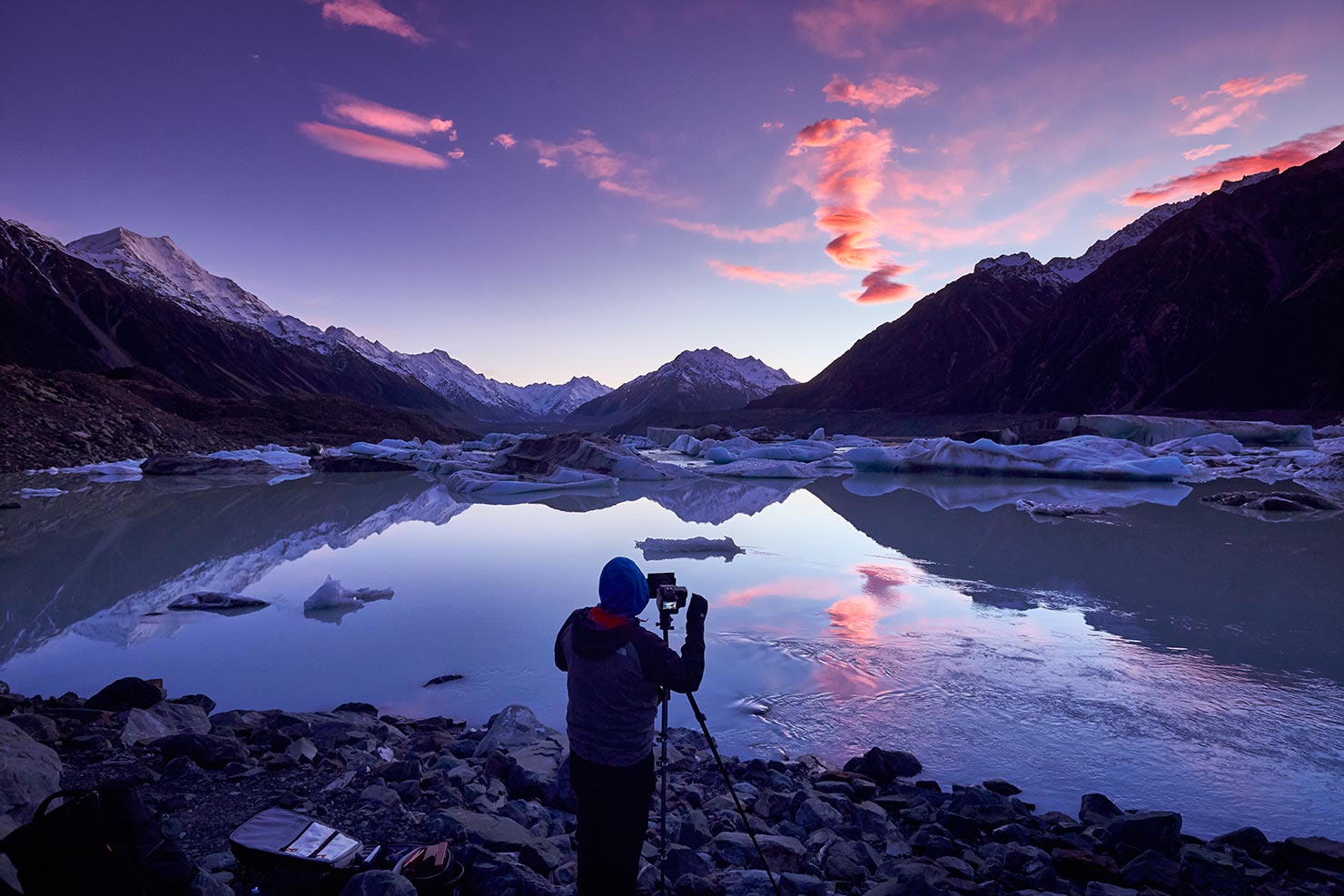 bts behind the scenes tasman lake cloud paul reiffer photographer shooting morning sunrise glacier lake glacial iceberg