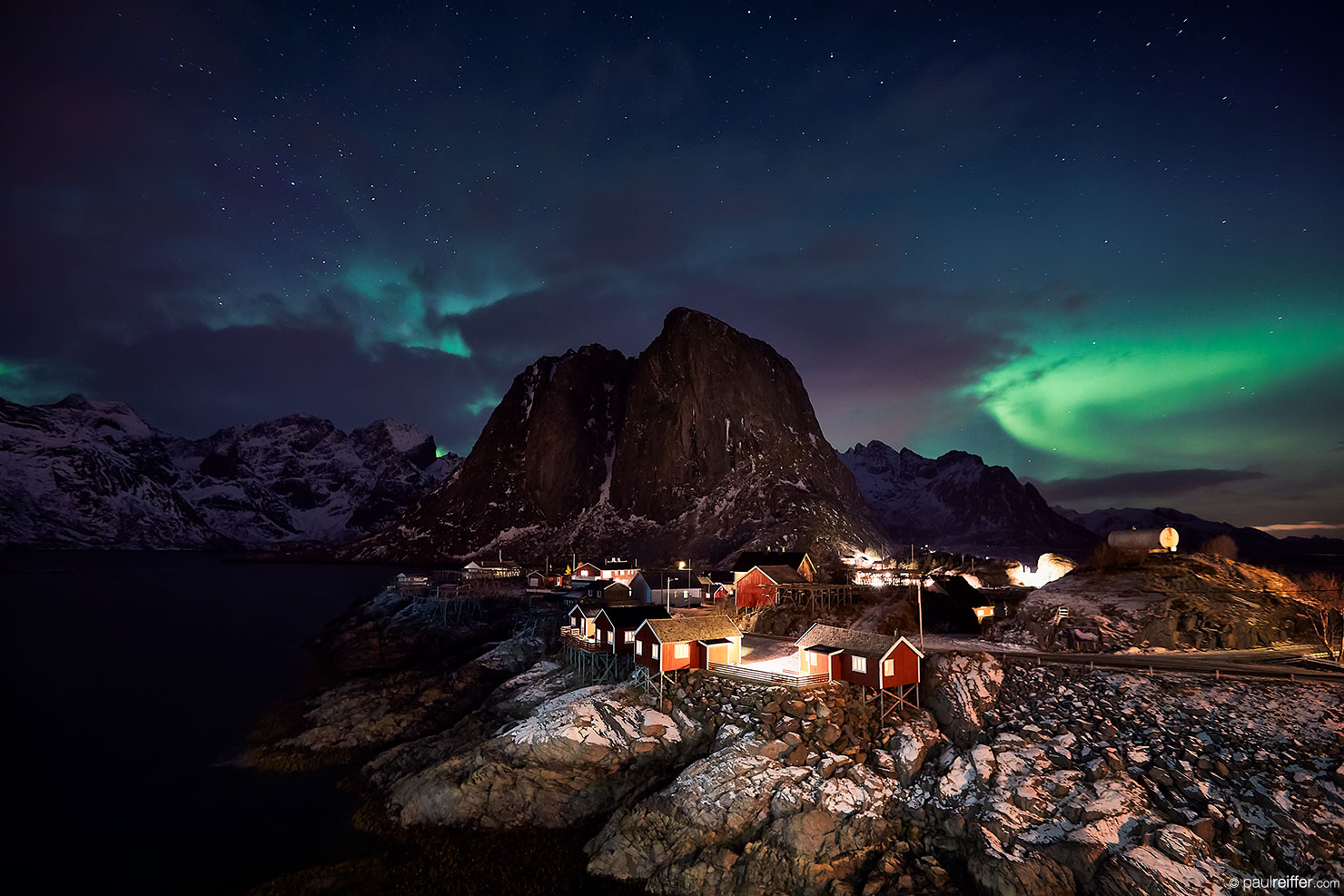 Lofoten Cottages Northern Lights Fishermen Red Huts Hamnoy Paul Reiffer Photographer Workshop Photography Luxury Bespoke Private Norway