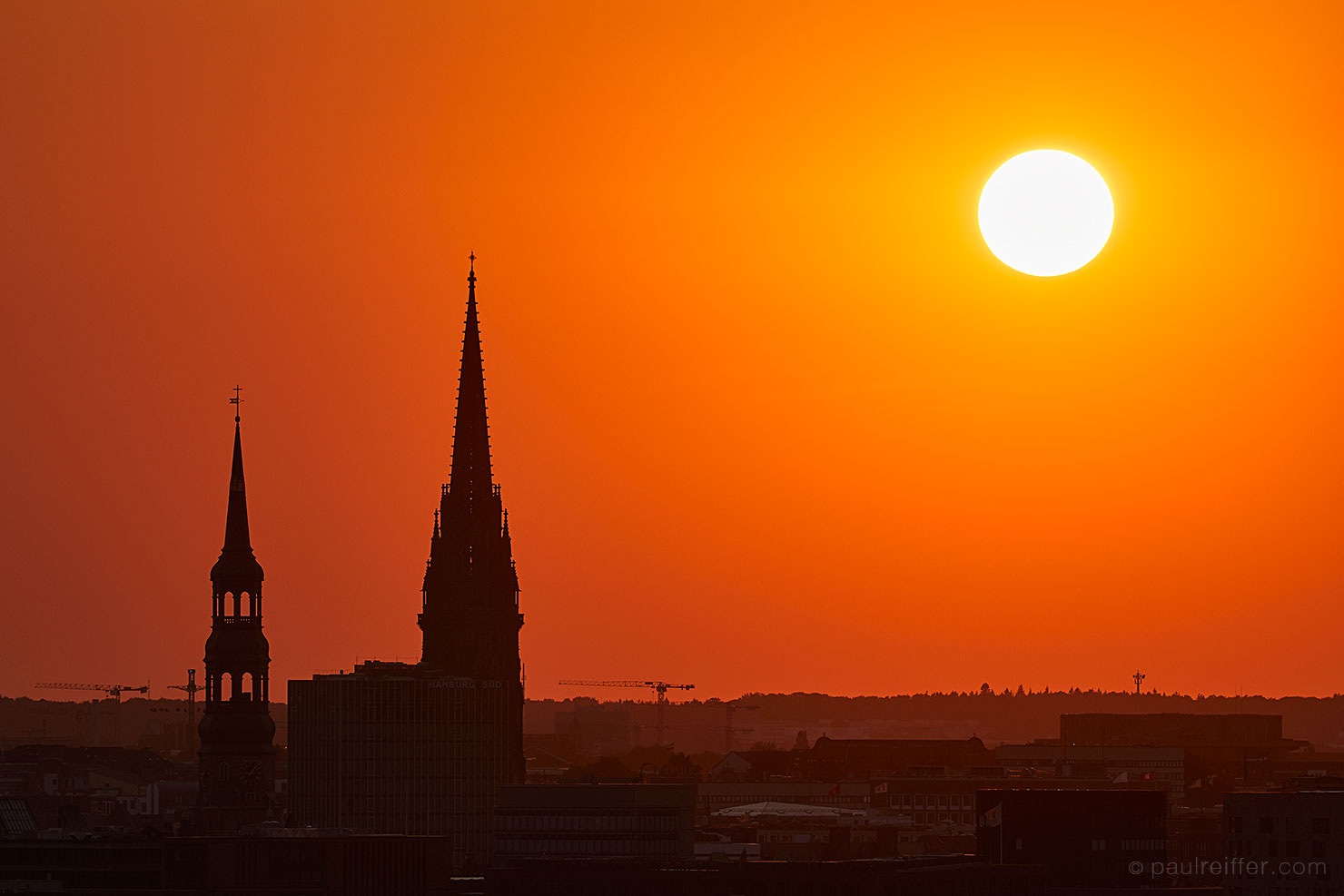 Hamburg Germany Sunset City Rooftop Holiday Inn Downtown Church Cathedral Skyline Glow Orange Paul Reiffer Photographer Rollei Lunar Eclipse 2018