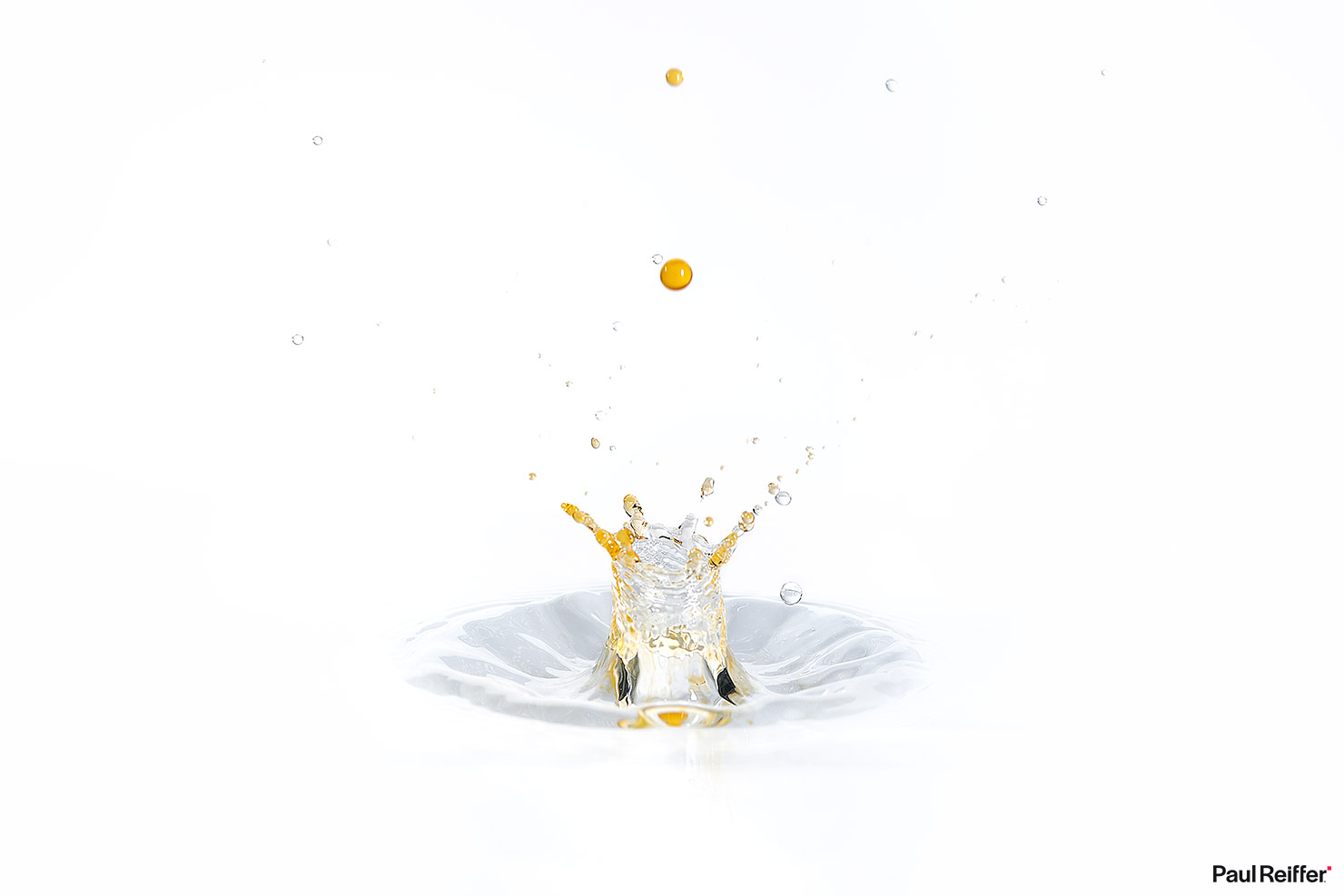 Water Droplets Drop Photography Freeze Flash Close Up Macro Slow Motion Paul Reiffer Orange White High Key