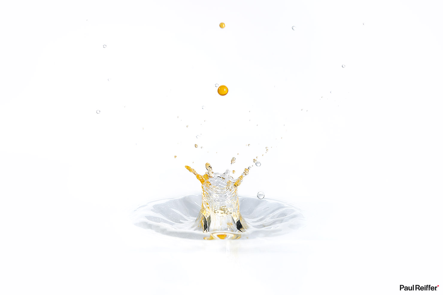 Splash! - Water Drop Photography with High Speed Freeze Flash