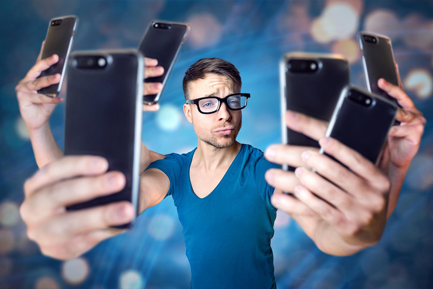 mobile phone camera influencer influwanker selfies selfie taking obsessed narcissism