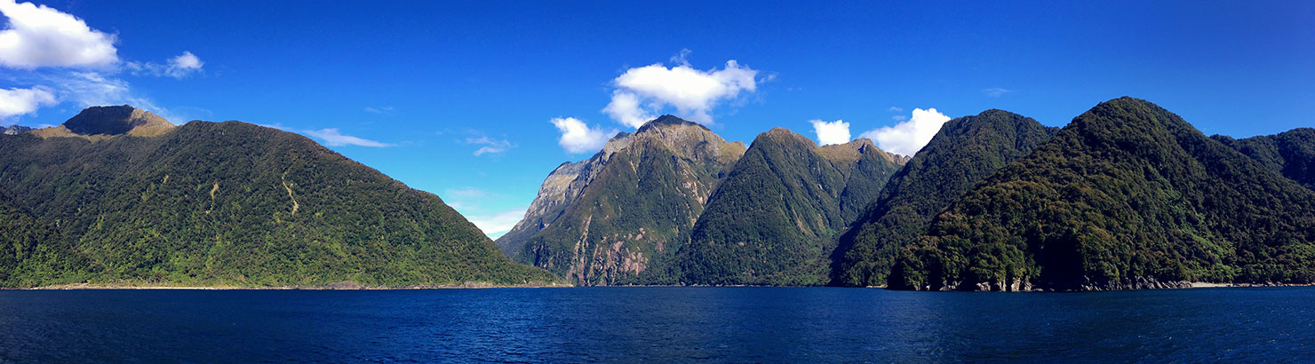 Panorâmica no Fiorde Milford Sound Passeios de Barco Passeios Turísticos Água Azul Paul Reiffer Guia de Fotografia de Paisagens da Nova Zelândia