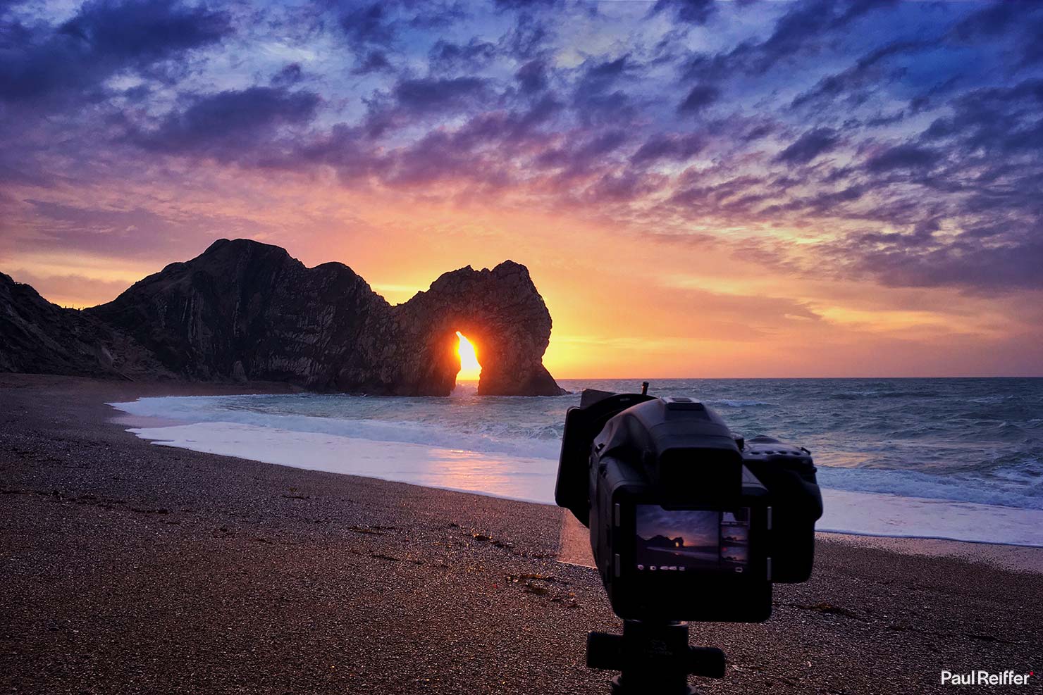 BTS Through The Keyhole Capturing Sunrise Through The Arch Durdle Door Dorset Lulworth England Beach Winter Paul Reiffer Photographer