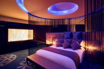 W Doha Guest Room Suite Bathroom Bedroom Round Turndown Designer Interior Hotel Hospitality Photography Luxury Resort Paul Reiffer Commercial Photographer