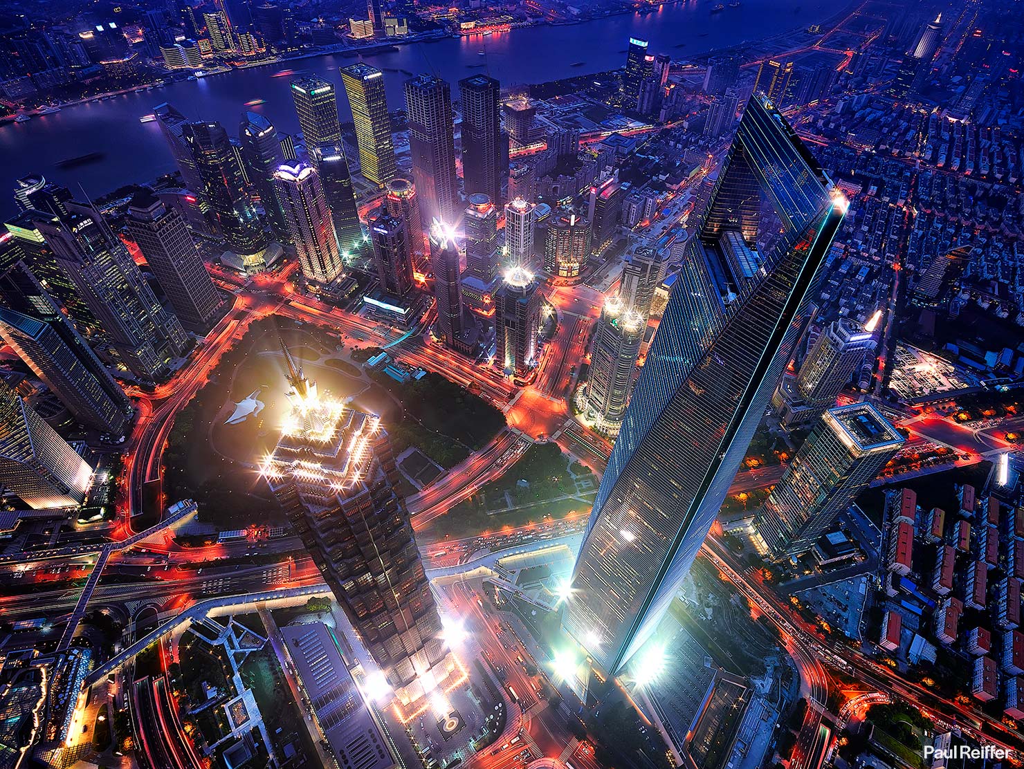 Dont Look Down Shanghai Tower Above Lights Long Exposure Paul Reiffer Cityscape Photographer Guide Learn How Tips Tricks Phase One Night City Top 10