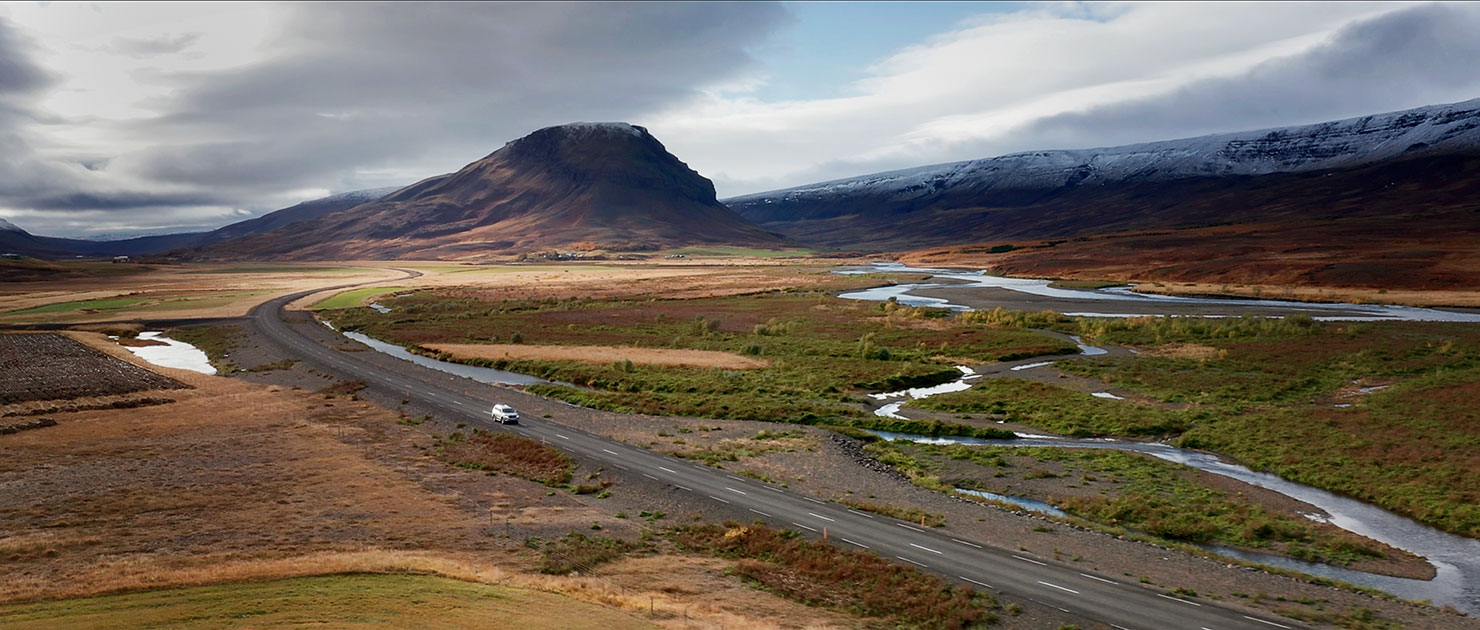 Paul Reiffer Luxury Expeditions All Inclusive Photo Workshop Photography Photographic Explore Bespoke Custom Private Small Car Driving Mountains Iceland Landscape