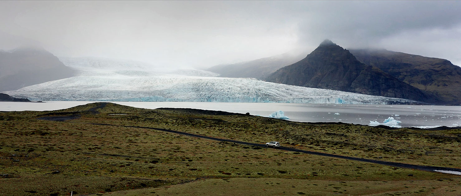 Paul Reiffer Luxury Expeditions All Inclusive Photo Workshop Photography Photographic Explore Bespoke Custom Private Small Glacier Iceberg Iceland Car Mountains Road