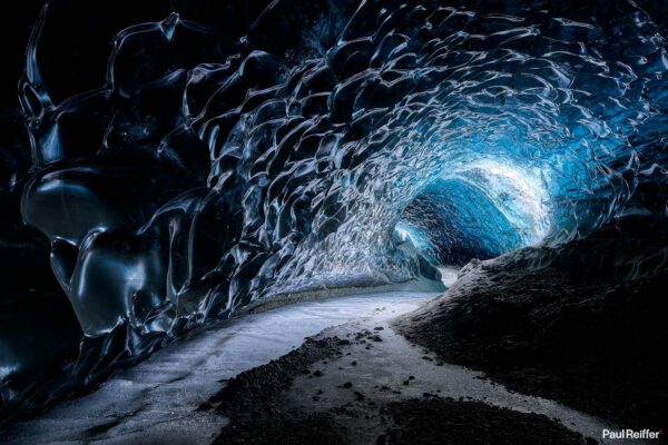 Light Chamber Icicles Fortress Phase One Winter Medium Format Iceland Ice Cave Glacier Shrinking Blue Paul Reiffer Professional Landscape Photography Workshop CF004959_HDR