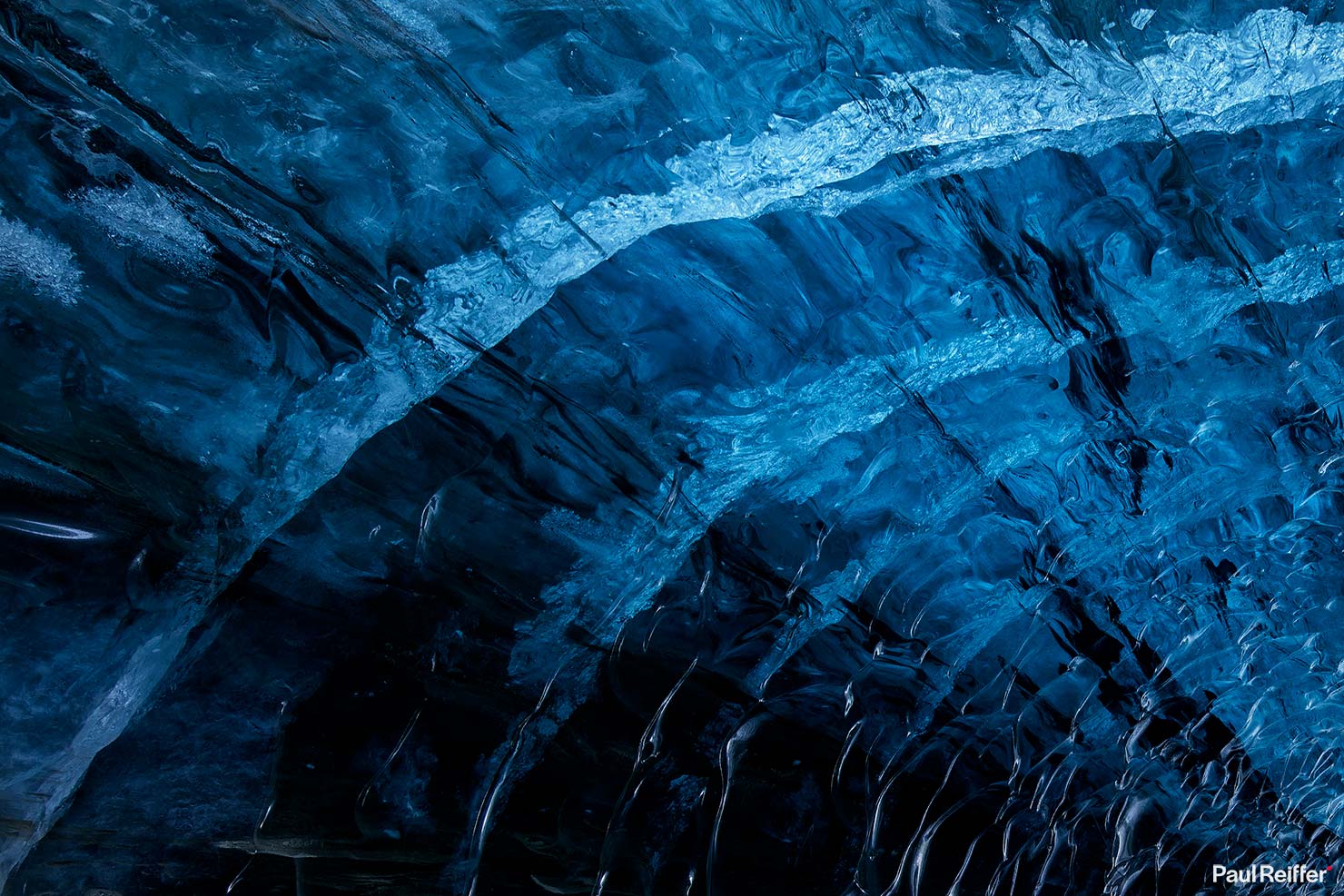 Texture Ceiling Chamber Stripes Phase One Winter Medium Format Iceland Ice Cave Glacier Shrinking Blue Paul Reiffer Professional Landscape Photography Workshop CF005064_HDR pattern